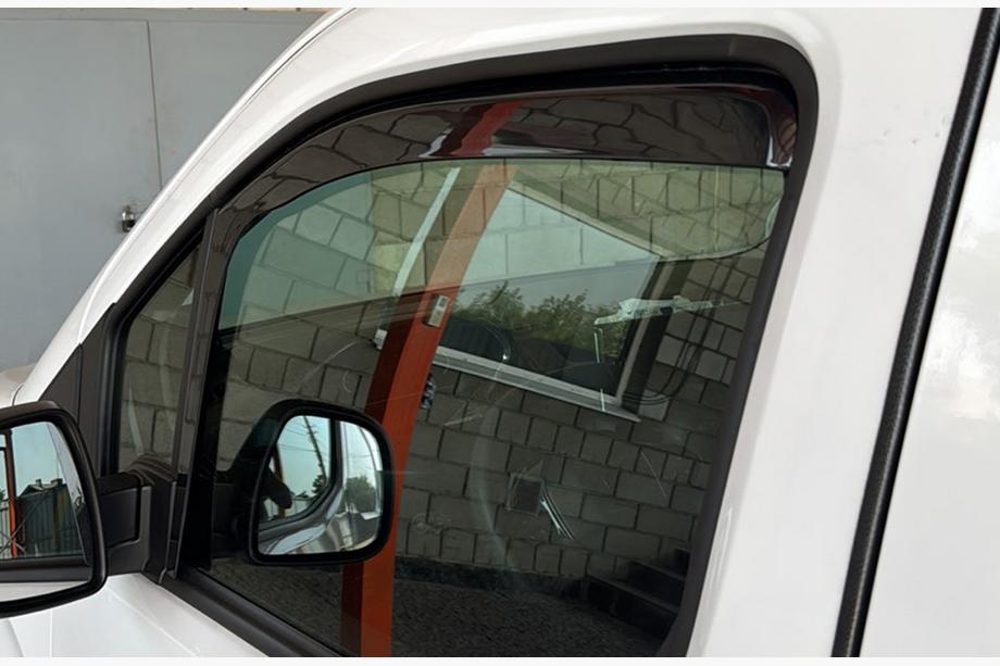 Opel Combo 2019– Okenné deflektory vkladacie Niken Luxury (2 ks) Fotografia 2