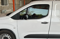 Fiat Doblo III 2023– Okenné deflektory vkladacie Niken Luxury (2 ks) fotografia 3