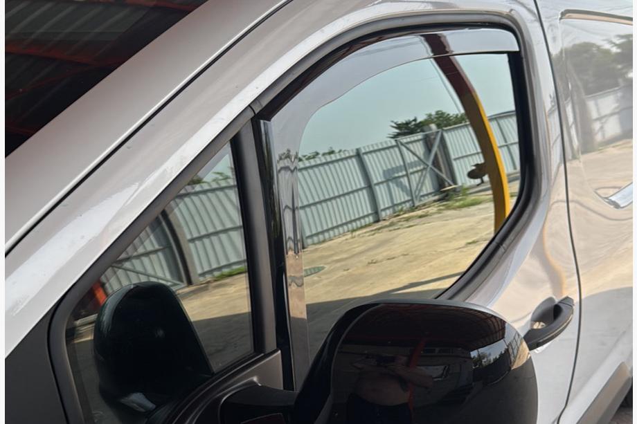 Toyota Proace City 2016– Okenné deflektory vkladacie Niken Luxury (2 ks) Image