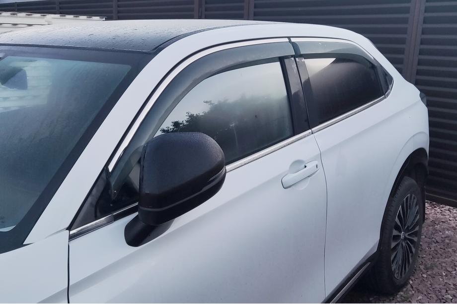 Honda eNS1 2022– Okenné deflektory s chrómovou lištou Niken Luxury (EU/Asia, 4 ks) Fotografia 3