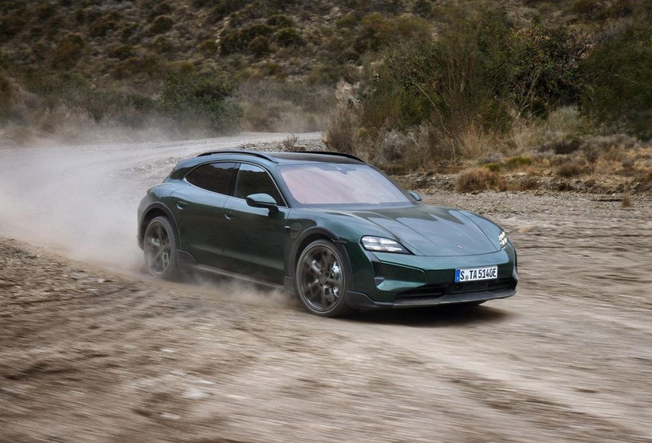 Porsche Taycan Cross Turismo 2024: Test elektrického kombi