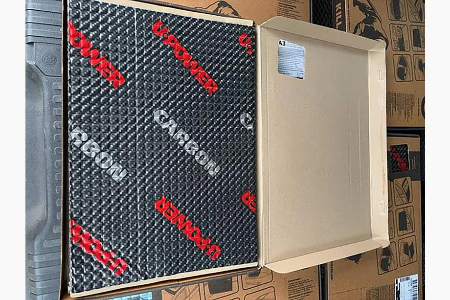 Vibroizolačný plát ULTIMATE U-POWER CARBON 3 mm (50x35 cm) Fotografia 4