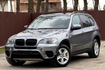 BMW X5 E70 2007–2013 OEM lišty lemov blatníkov (lišty) Zadná ľavá (1 ks) fotografia 1