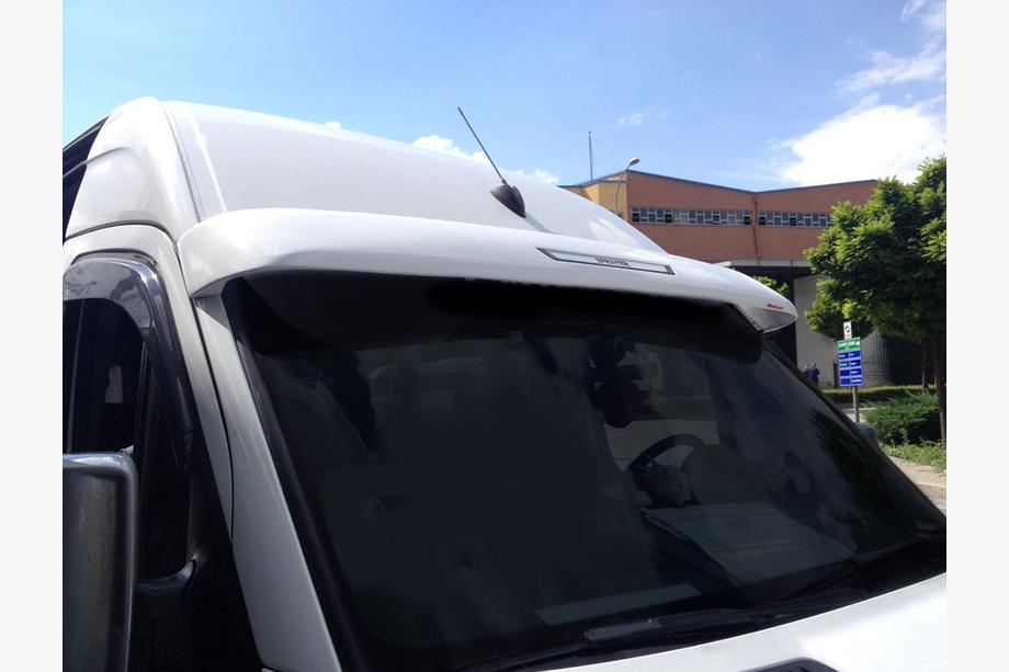 Volkswagen Crafter 2006–2016 Deflektor čelného skla V1 (na lakovanie, na lepidlo) Image