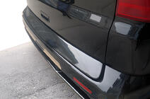 Volkswagen T5 2010–2015 Plastová lišta na veko batožinového priestoru (na lakovanie) fotografia 1