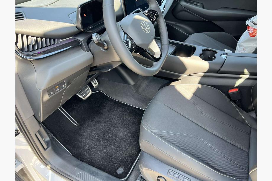 Volkswagen ID. UNYX 2024– Textilné rohože Deluxe (Čierne) Image