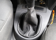 Volkswagen Caddy 2004–2010 Kožená manžeta radiacej páky fotografia 3