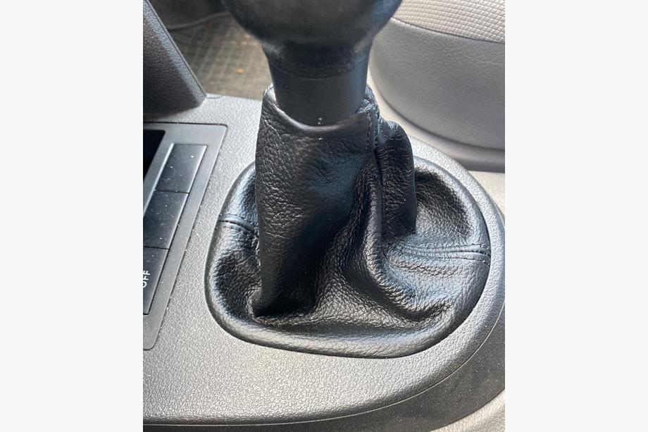 Volkswagen Caddy 2004–2010 Kožená manžeta radiacej páky Image