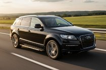 Audi Q7 2005–2015 Bočné nášľapy RedLine V1 (2 ks, hliník) fotografia 1