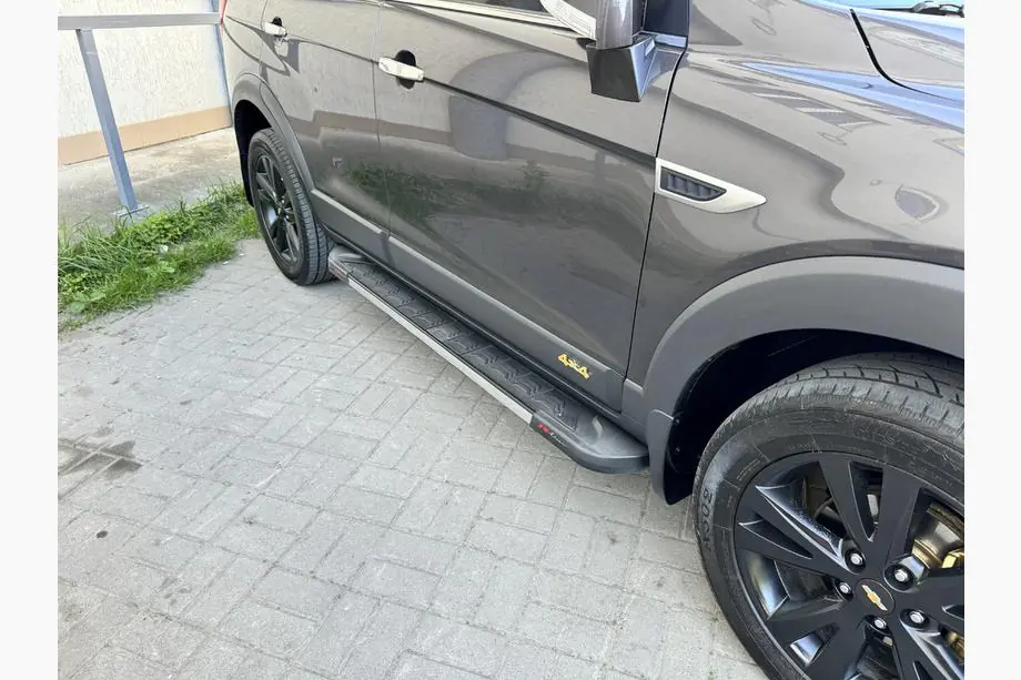 Chevrolet Captiva 2006–2019 Bočné nášľapy RedLine V1 (2 ks, hliník) Image