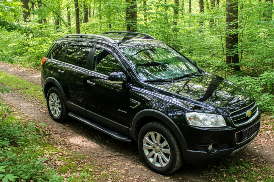 Chevrolet Captiva 2006–2019 Bočné nášľapy Bosphorus Black (2 ks, hliník) Image
