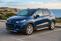 Chevrolet Trax 2012–2023 Bočné nášľapy Allmond Grey (2 ks, hliník) fotografia 1