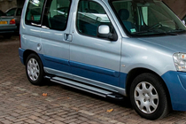 Peugeot Partner 1996–2008 Bočné nášľapy Rainbow (2 ks, hliník) fotografia 1