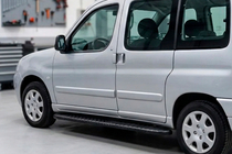 Peugeot Partner 1996–2008 Bočné nášľapy Bosphorus Black (2 ks, hliník) fotografia 1