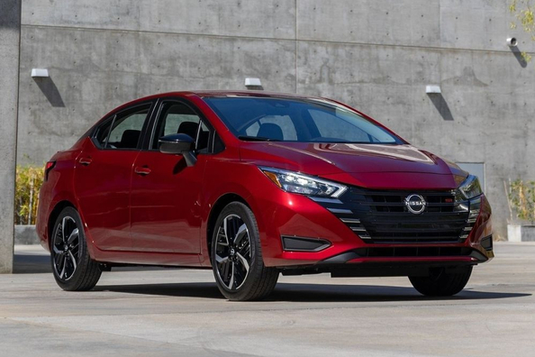 Nissan Versa: Modernizovaný lacný sedan