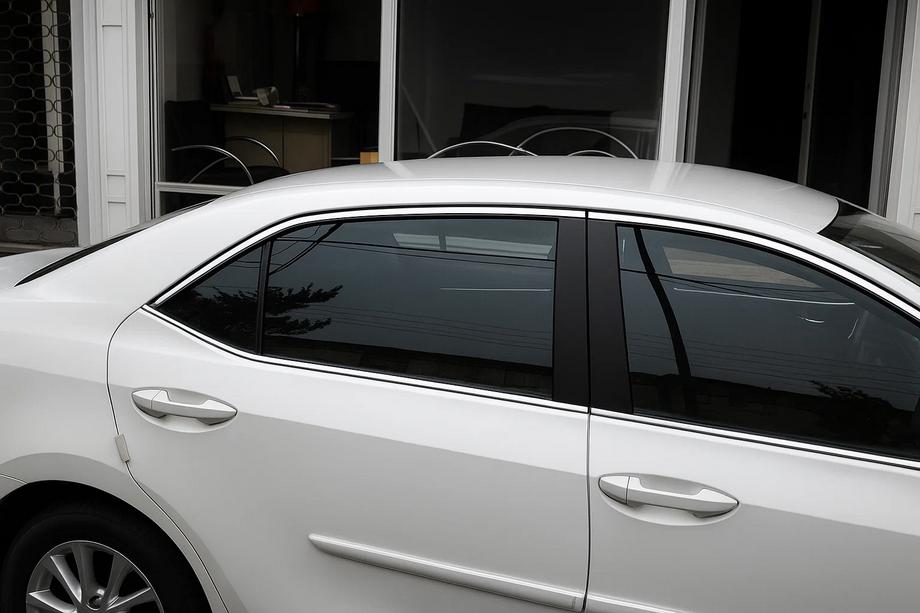 Toyota Corolla 2013–2019 Horná lišta (4 ks, nerez) Image
