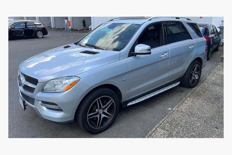 Mercedes GLE/ML class W166 2011–2018 Bočné nášľapy – originálny dizajn (2 ks, hliník) Fotografia 3