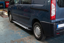 Citroen Jumpy 2007–2017 Bočné nášľapy Line (2 ks, hliník) fotografia 1