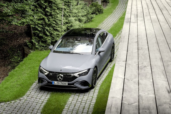 Mercedes-Benz EQE (V295): Prehľad elektrického sedanu biznis triedy
