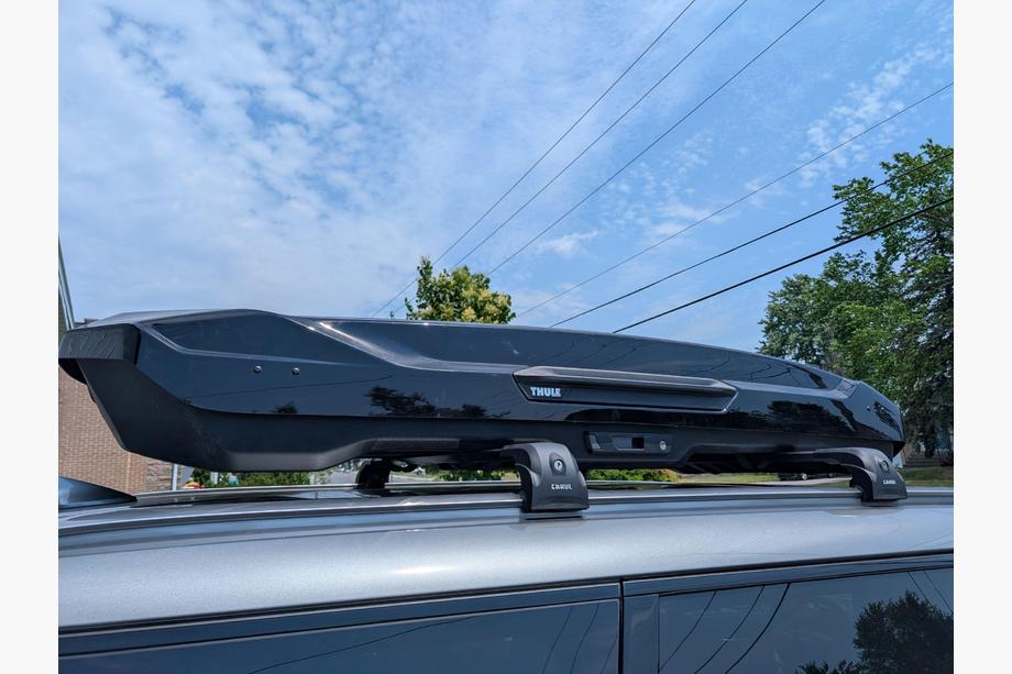 KIA EV9 Uzamykateľné priečniky na integrované strešné lyžiny Ecem V2 (2 ks) do 110 cm, čierne Fotografia 16