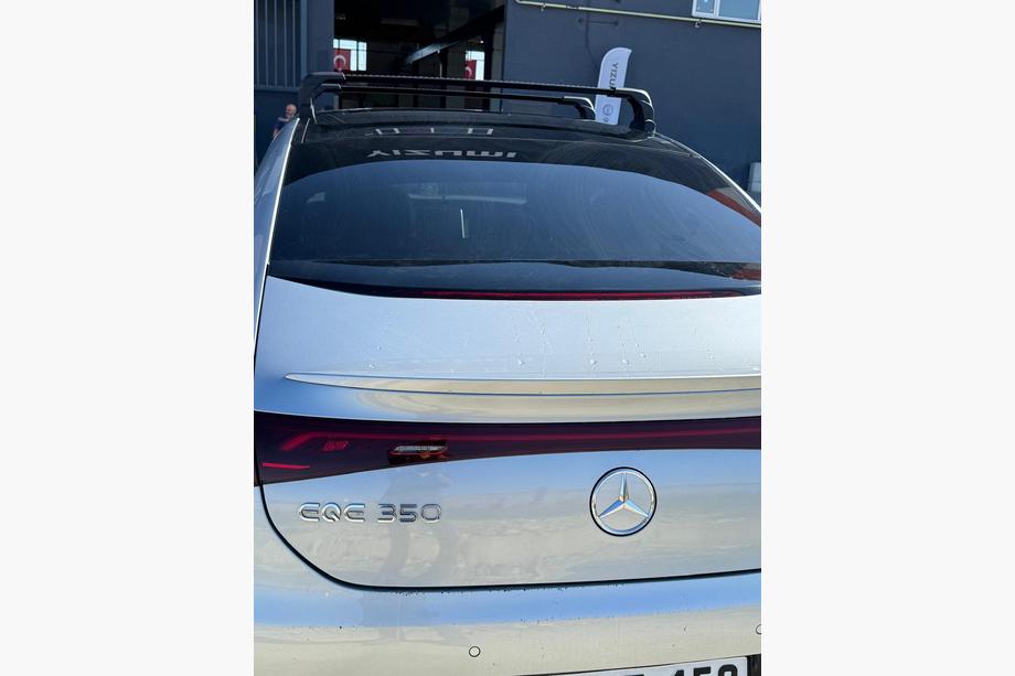 Mercedes EQE Strešný nosič (priečniky) do originálnych upevňovacích bodov Ecem V3 (2 ks) Čierna, 110 cm Fotografia 4