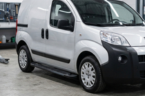 Citroen Nemo 2007–2017 Bočné nášľapy RedLine Black (2 ks, hliník) fotografia 1