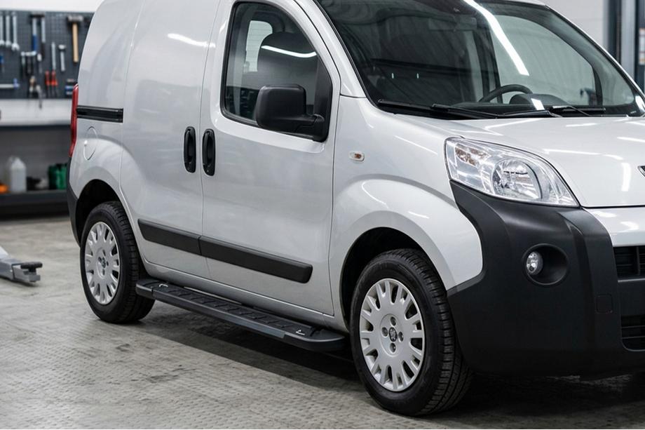 Citroen Nemo 2007–2017 Bočné nášľapy RedLine Black (2 ks, hliník) Image