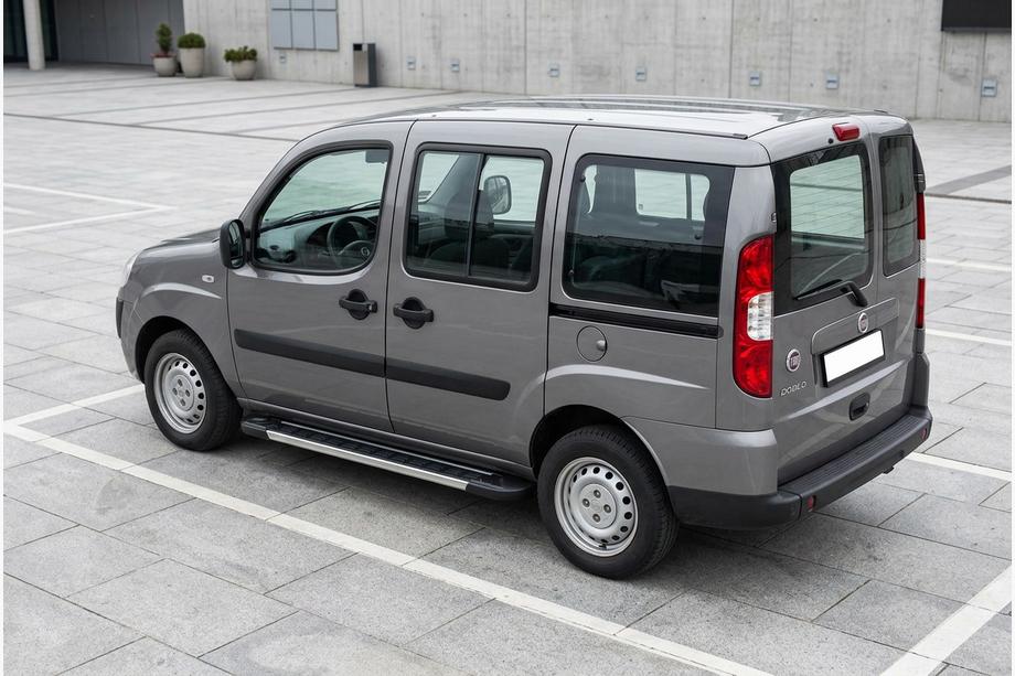 Fiat Doblo I 2005–2010 Bočné nášľapy RedLine V1 (2 ks, hliník) Image