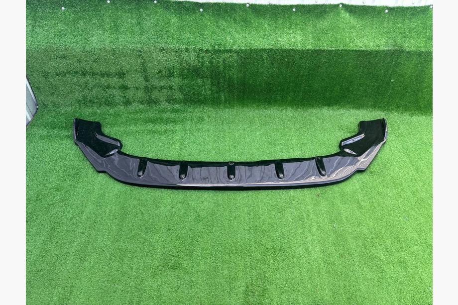 Volkswagen Golf 7/E-Golf 2012–2020 Výpredaj: Predný lip spoiler DPT V-4 (pre R / R-Line HB, 2017-2019, čierny lesklý) Fotografia 2