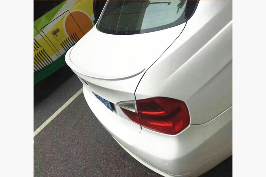 BMW 3 rad E90/E91 2005–2011 M3-Style spojler (pre E90, na lakovanie) Image