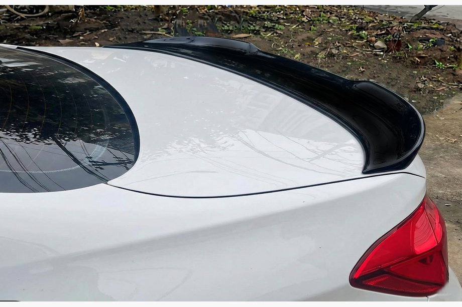 BMW 1 Series E81/E82/E87/E88 2004–2011 Spojler PSM-Style (pre E82, lesklá čierna) Image