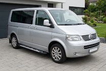 Volkswagen T5 Transporter 2003–2010 Bočné prahy Sunrise (2 ks, hliník) Dlhý rázvor fotografia 1