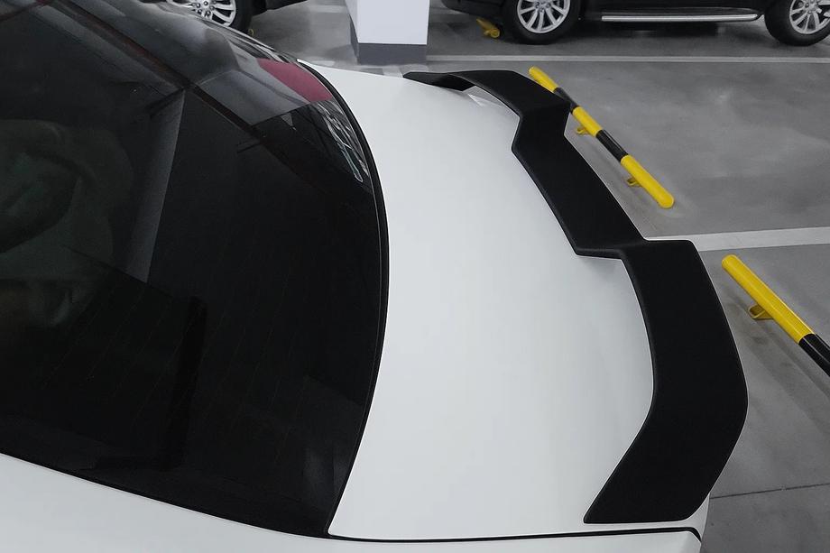 BMW 3. rad G20/G21 2018– Spojler V-Style (pre G20/G80, čierny lesklý) Image