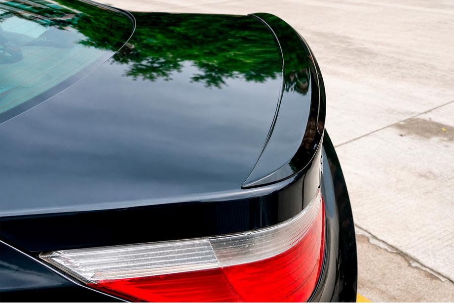 BMW 5. rad E60/E61 2003–2010 Spojler v štýle M5 (lesklá čierna) Image