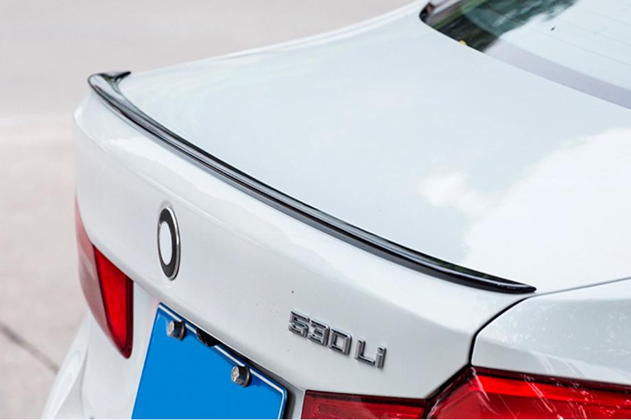 BMW 5. rad G30/G31 2017–2023 Spojler v štýle M5 (lesklá čierna) Fotografia 1