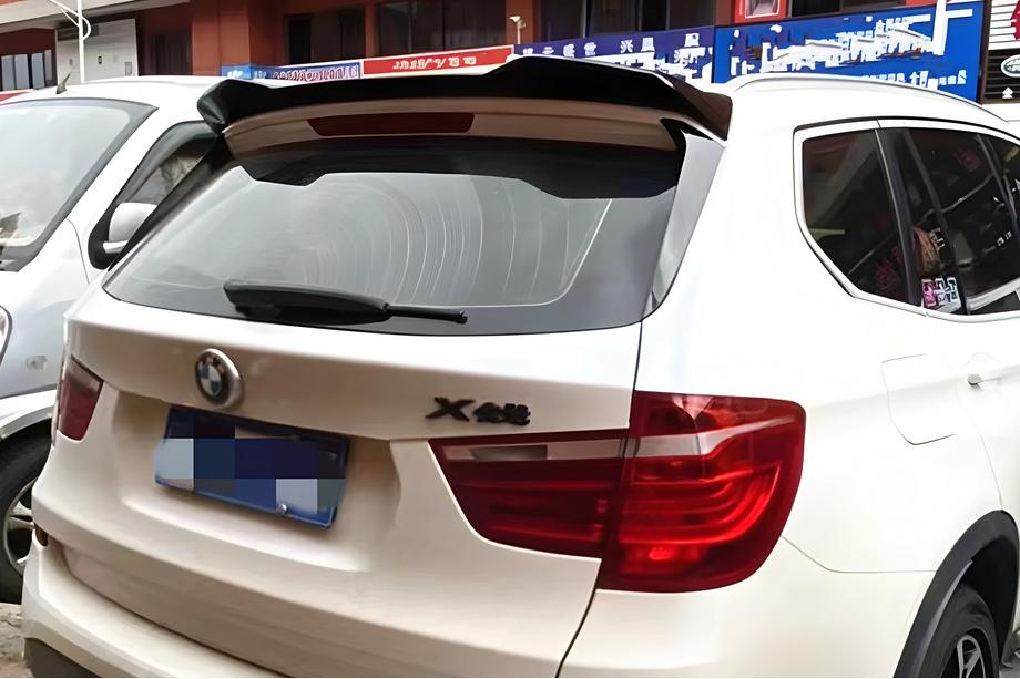 BMW X3 F25 2011–2018 Spojler (čierny vysoký lesk) Image