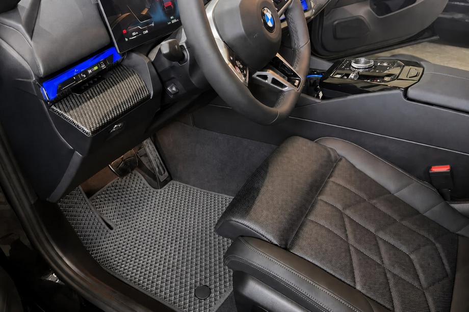 BMW 5/i5 séria G60/G60E/G61 2023– EVA rohože do interiéru (pre G60/61, sivé) Image