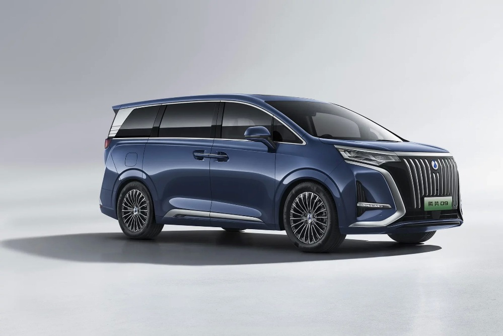 Recenzia Denza D9 EV: Luxusný elektrický minivan