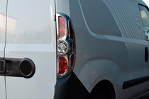 Fiat Doblo II 2010–2022 Chrómové kryty zadných svetiel (2010-2015, 2 ks, plast) fotografia 1