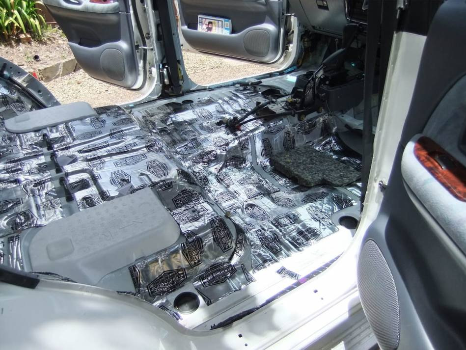O koľko je auto ťažšie po odhlučnení?