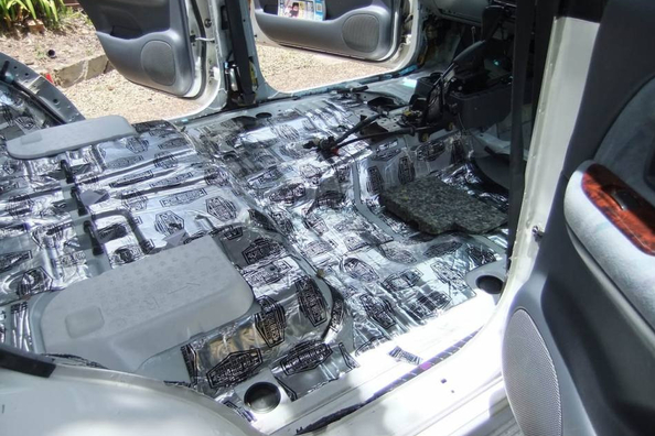 O koľko je auto ťažšie po odhlučnení?