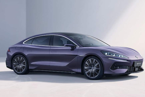 Recenzia Denza Z9 2024: luxusný elektrický sedan