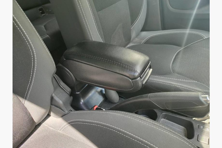 Renault Clio IV 2012–2019 Lakťová opierka V1 (do držiaka na nápoje) Image