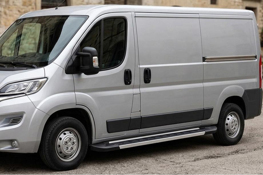 Fiat Ducato 2006–2025 Bočné nášľapy RedLine V1 (2 ks, hliník) Image