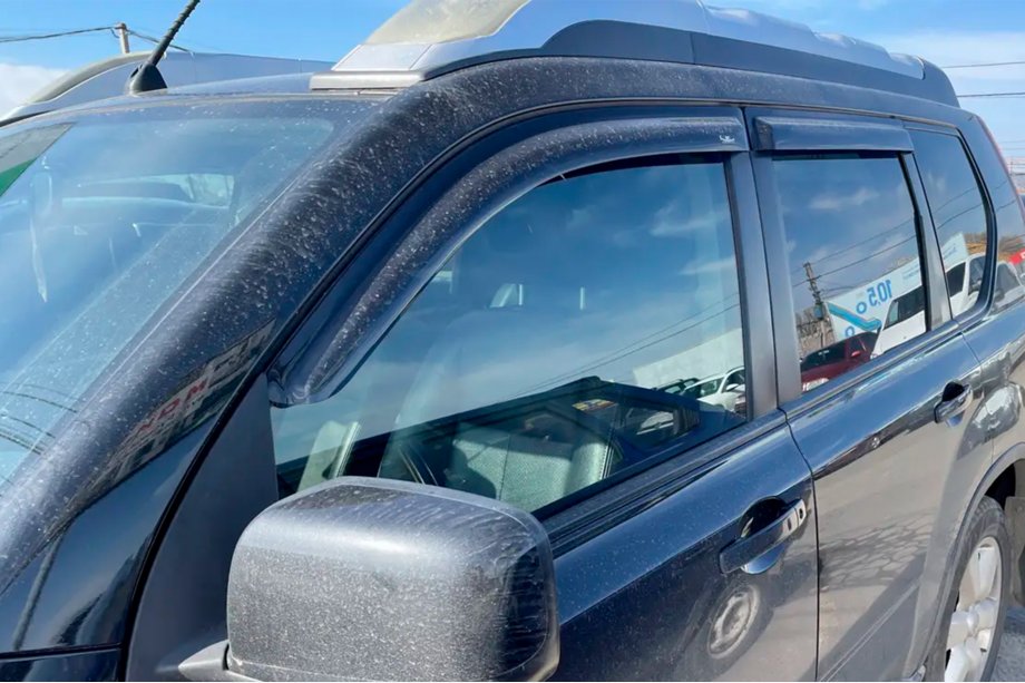 Nissan X-trail T31 2007–2014 Predné deflektory okien (2 ks, HIC) Image