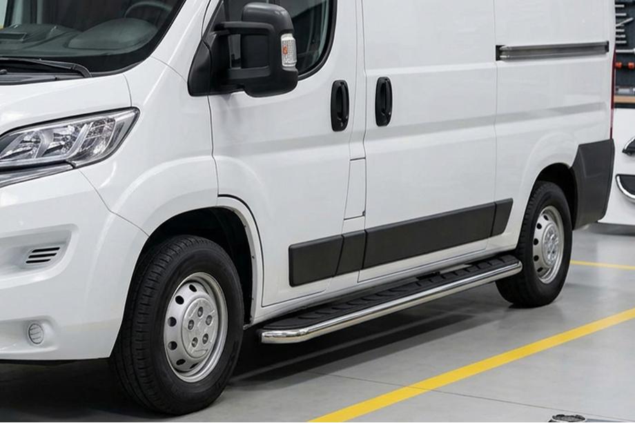 Fiat Ducato 2006–2025 Bočné prahy Maydos V1 (2 ks, hliník ↗ nehrdzavejúca oceľ) Image