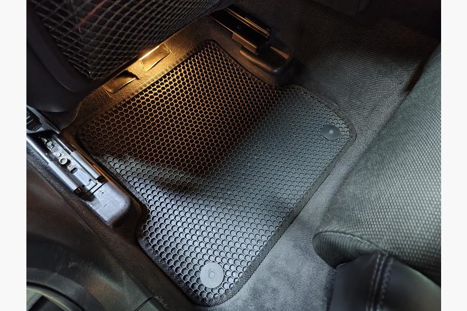 Audi A4 B6 2000–2004 Gumové rohože Carsuit (Čierne) Image