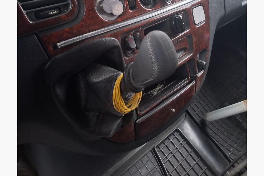 Mercedes Sprinter W901/902/903/904/905 1995–2006 Hlavica radiacej páky (koža) Image