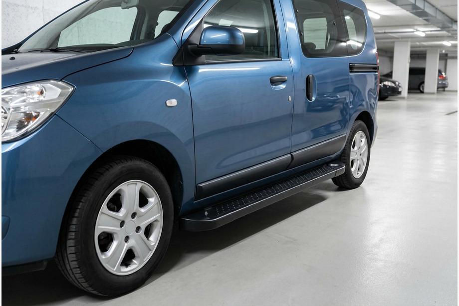 Renault Dokker 2013–2022 Bočné nášľapy Allmond Black (2 ks, hliník) Image