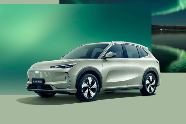 Recenzia Geely Galaxy E5: moderný elektrický crossover